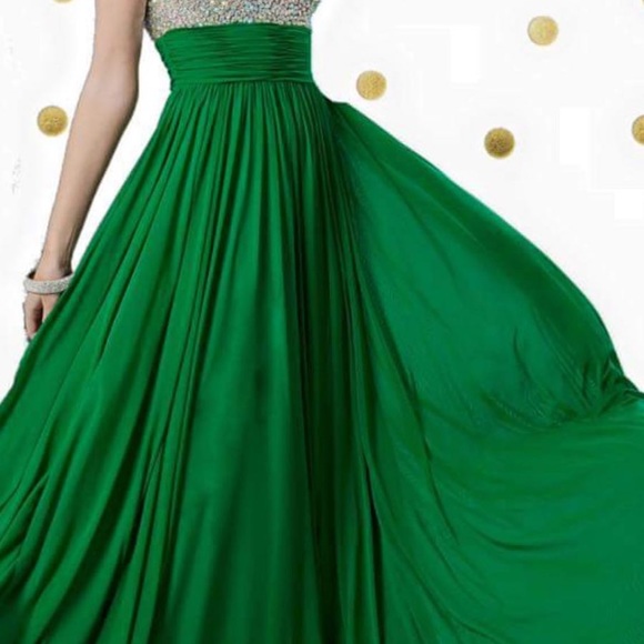 Green and silver sequins and beaded gown - Picture 3 of 5